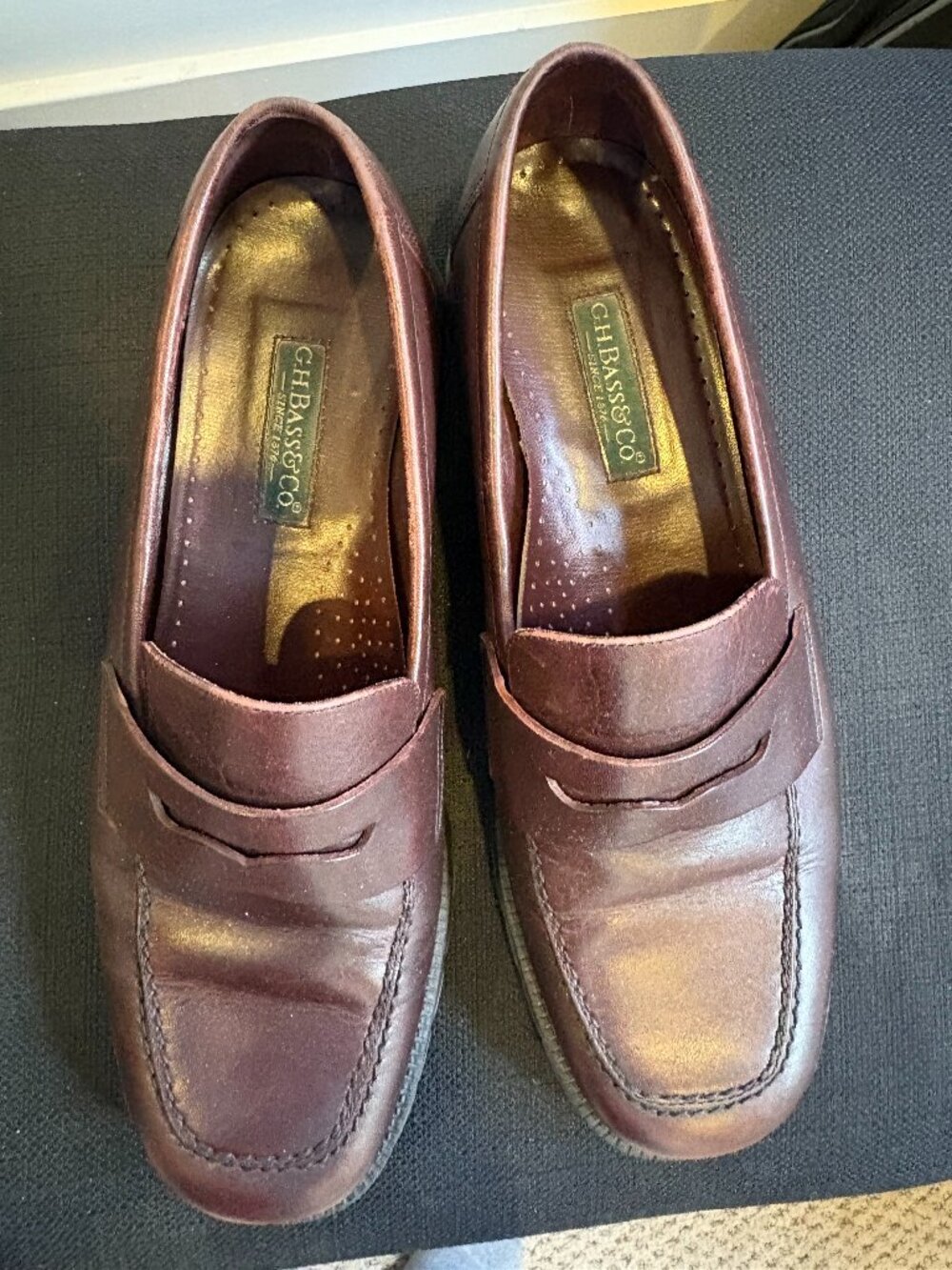 G.H. Bass & Co Burgundy Leather Loafers Size 8